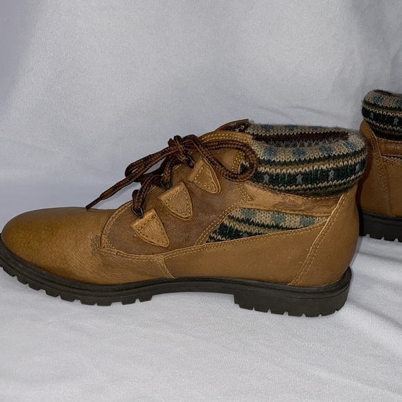 northwest Territory Leather Boots with Sweater Trim Size 7 - Picture 7 of 12